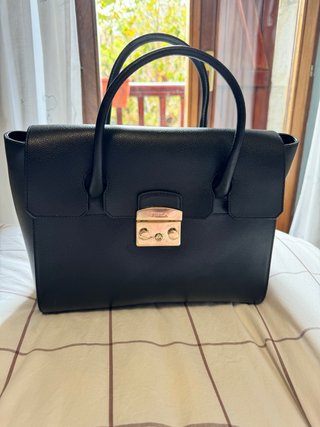 Bolso negro de Furla