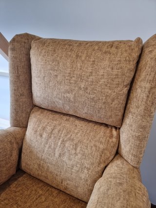 Butaca sofá sillón individual mostaza. Lactancia