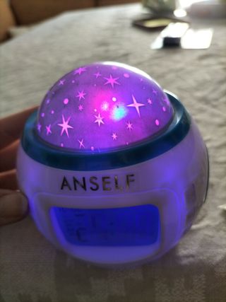Reloj despertador con luces y sonido 