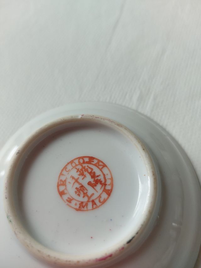 Pequeño cuenco de porcelana de Macao.