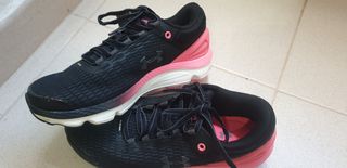 Zapatillas running hunder armour