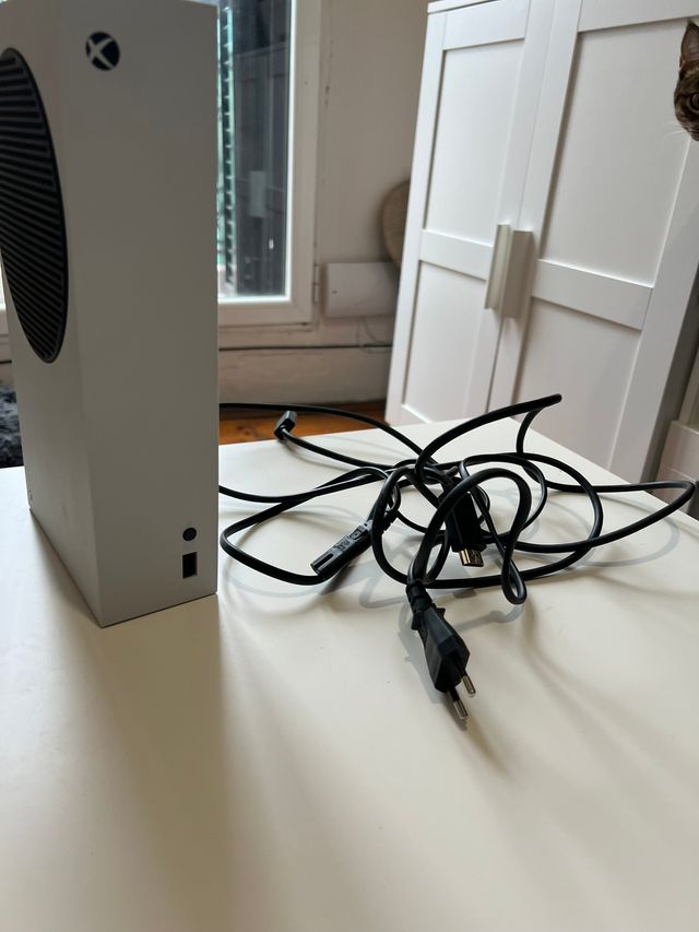 X box series S + 2 Mandos + Baterías con cargador