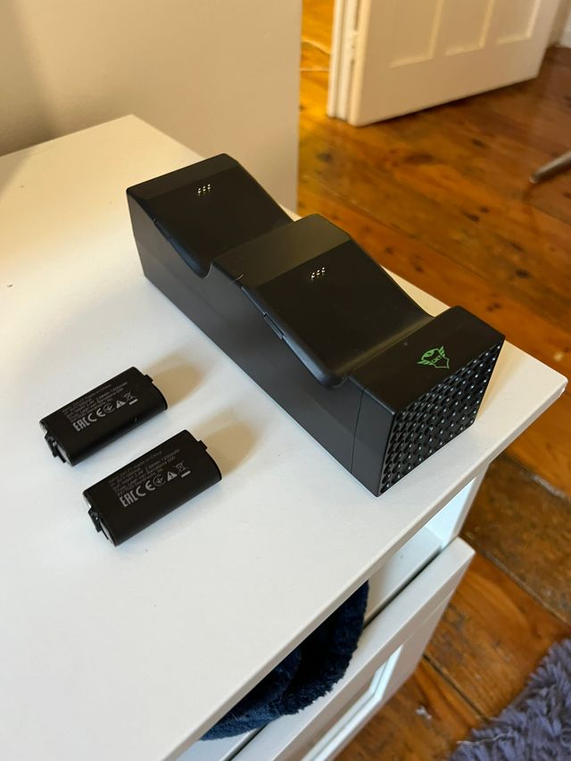 X box series S + 2 Mandos + Baterías con cargador