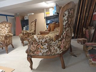 Sofá de tres plazas y dos butacas a jueg