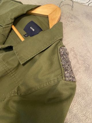 parka ligera verde militar