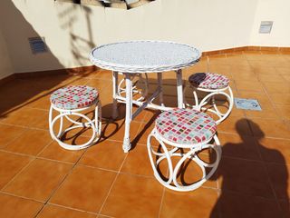 urge venta de mesa,4 bancos