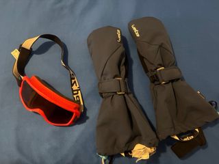 Mono esqui niña + guantes + gafas