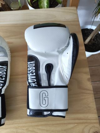 Guantes de boxeo 14 Oz con vendajes