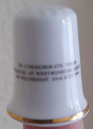 Dedal porcelana. Boda casa real inglesa.