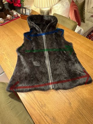 Chaleco de Piel de Conejo con Capucha