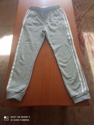 Pantalón de chándal.