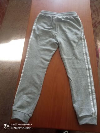 Pantalón de chándal.