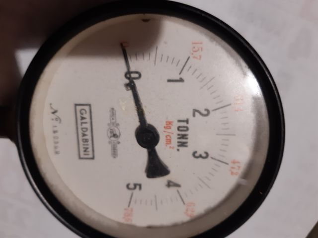 manometro x misurazione pressione iniettori diesel