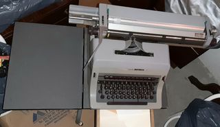 Maquina de escribir Olivetti 88 vintage