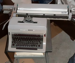 Maquina de escribir Olivetti 88 vintage