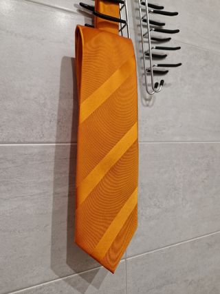 Corbata estilo rayado