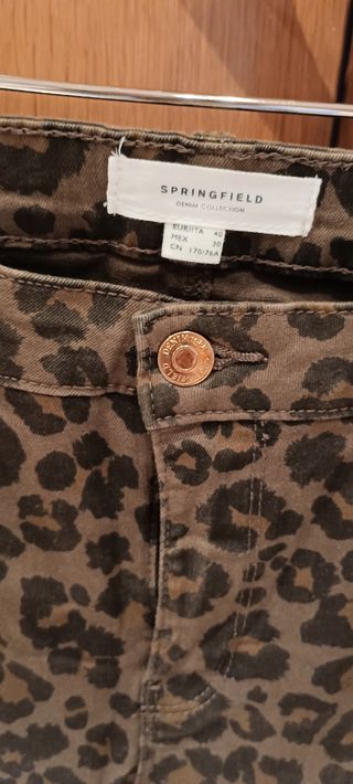Pantalón estampado animal