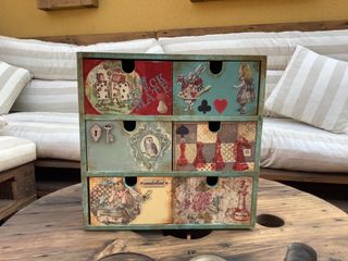 Cajonera decorada a mano personalizada ALICIA