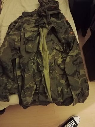 Traje militar