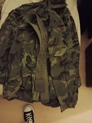 Traje militar