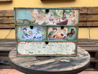 Cajonera decorada a mano personalizada PETER PAN