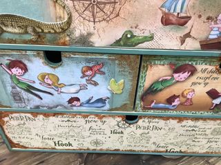 Cajonera decorada a mano personalizada PETER PAN
