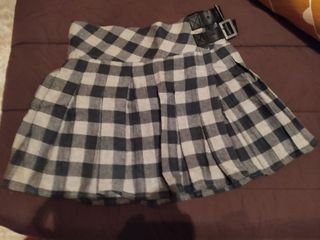 Falda de cuadros nueva