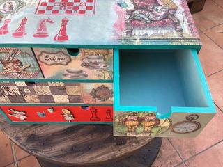 Cajonera decorada a mano personalizada ALICIA 3