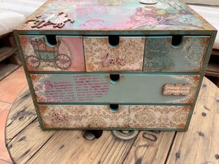 Cajonera decorada a mano LA BELLA DURMIENTE