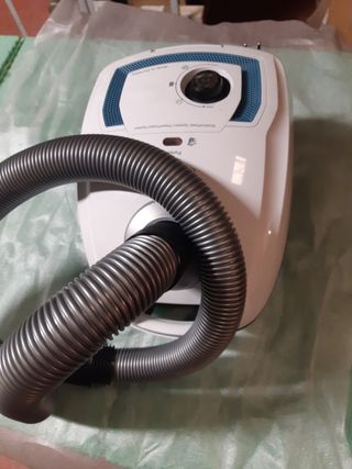 Aspirador con Bolsa BOSCH