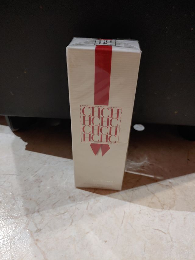 Carolina Herrera gloss