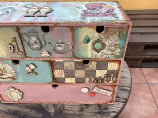 Cajonera decorada a mano personalizada ALICIA 4