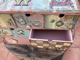 Cajonera decorada a mano personalizada ALICIA 4