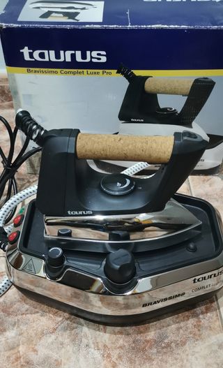 Centro de planchado taurus