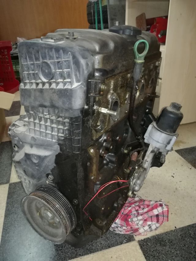 Motor 1600 Peugeot 306 gasolina año 2000