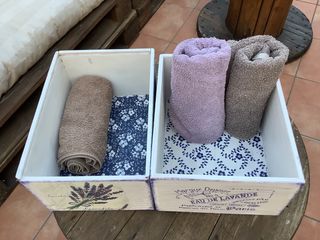 Caja de madera decorada para armario TOALLAS