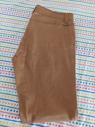 Pantalón mujer elástico marrón talla 42.