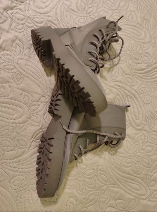 BOTINES ZARA NUEVO TALLA 36.