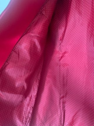 Abrigo de paño rojo