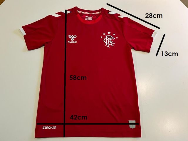 EQUIPACIÓN INFANTIL FÚTBOL ROJO DE “RANGERS F.C.”