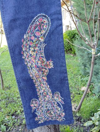 pantalon vaquero bordado. nuevo. talla 44