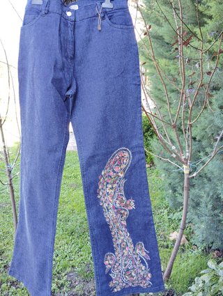 pantalon vaquero bordado. nuevo. talla 44