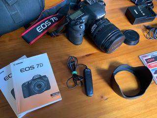Cámara Canon 7D + lenteCanon 18-85 EF-S 1:3’5-5’6