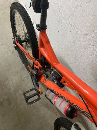 Bicicleta MTB Enduro Marca Intense