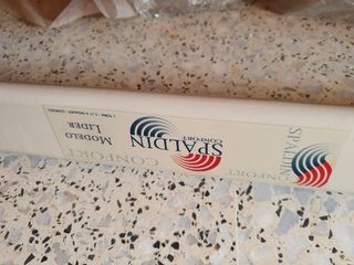 Somier de laminas con patas es de marca