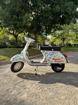 VESPA PRIMAVERA 75cc VALENTINO ROSSI MUGUELLO 2001