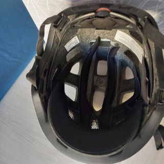 Casco patinete/bicicleta con  luz trasera