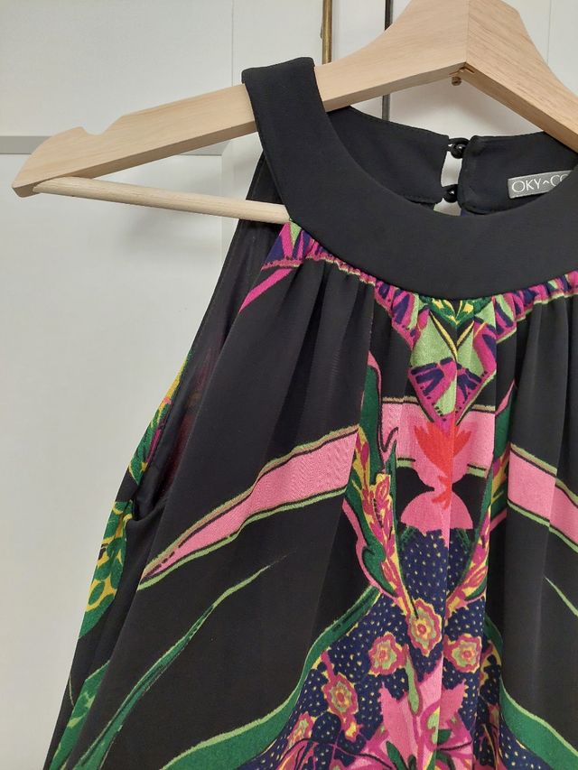 Vestido estampado sin manga