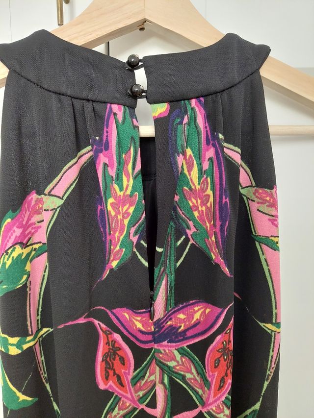 Vestido estampado sin manga