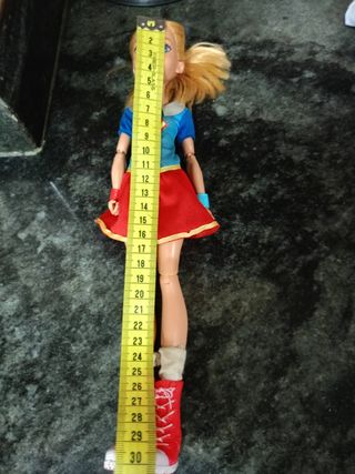 Muñeca supergirl